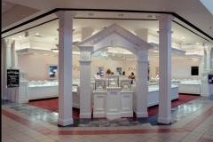 Rochells-Mall-Front-View